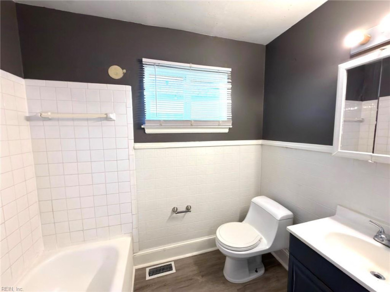 Photo 11 of 12 residential for sale in Hampton virginia
