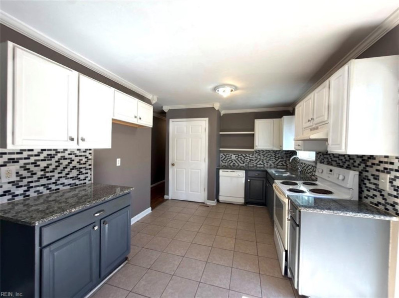 Photo 6 of 12 residential for sale in Hampton virginia