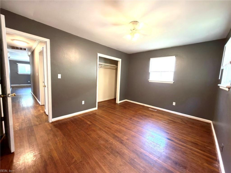 Photo 7 of 12 residential for sale in Hampton virginia