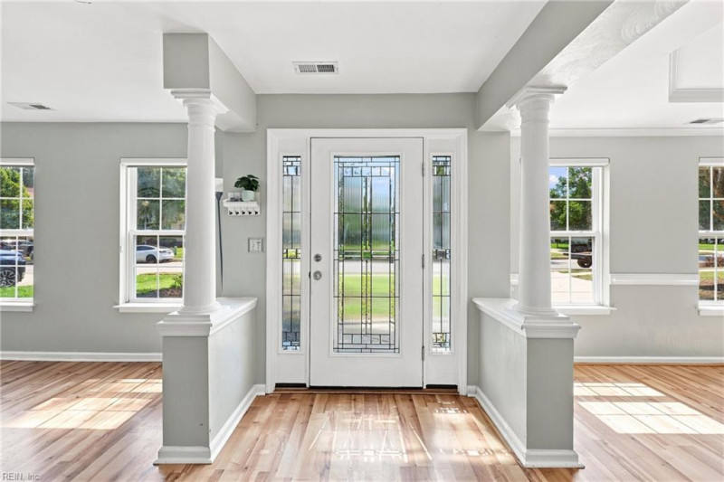 Photo 5 of 43 residential for sale in Hampton virginia