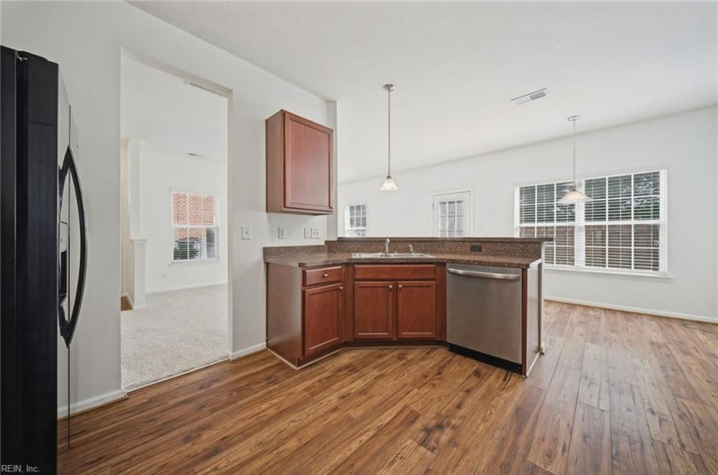 Photo 10 of 46 residential for sale in Portsmouth virginia