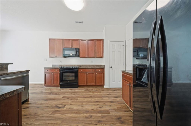 Photo 9 of 46 residential for sale in Portsmouth virginia