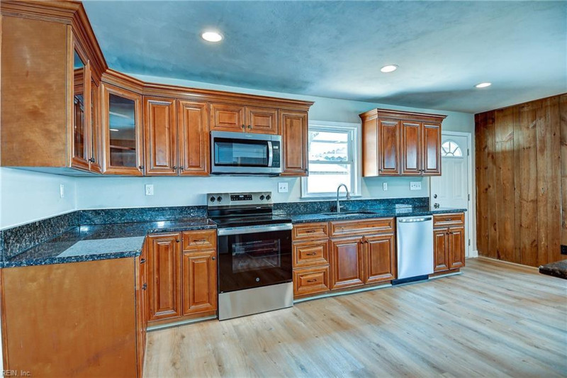 Photo 13 of 50 residential for sale in Norfolk virginia