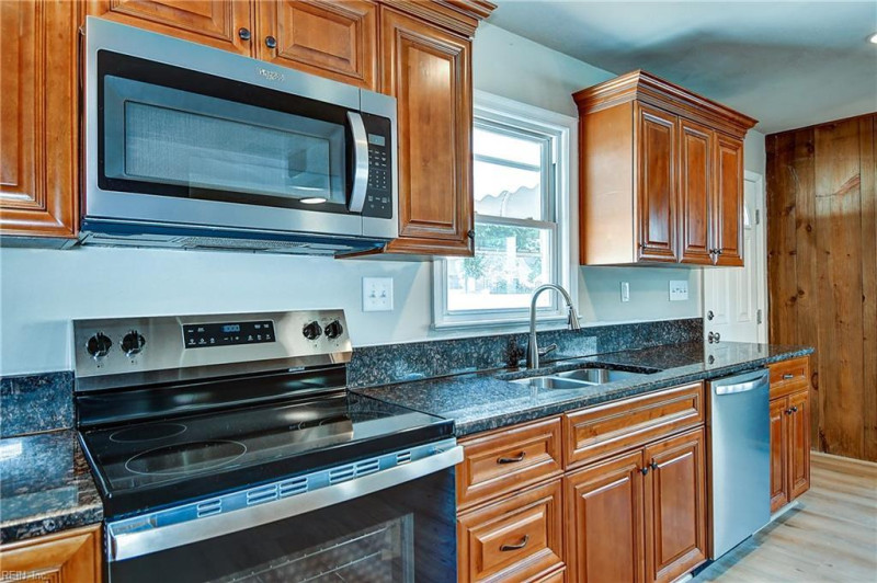 Photo 14 of 50 residential for sale in Norfolk virginia