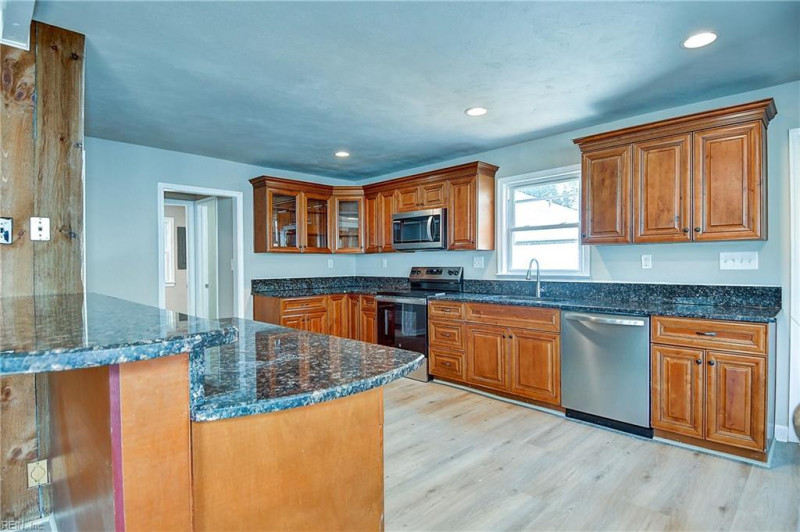 Photo 16 of 50 residential for sale in Norfolk virginia