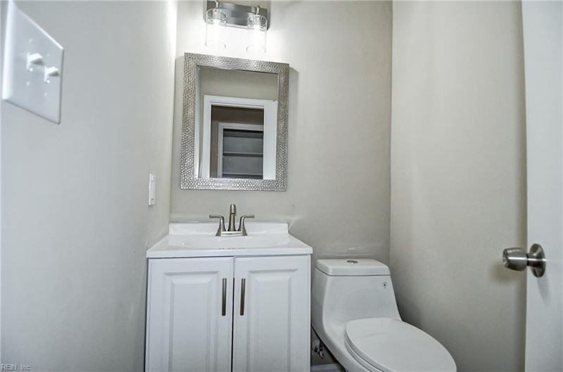 Photo 17 of 50 residential for sale in Norfolk virginia