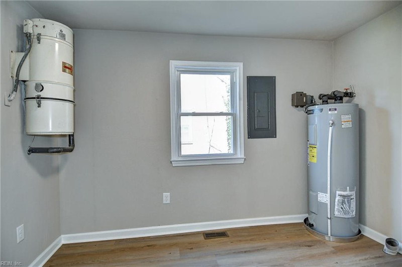 Photo 30 of 50 residential for sale in Norfolk virginia
