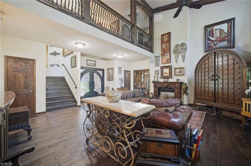 Photo 10 of 49 residential for sale in Virginia Beach virginia