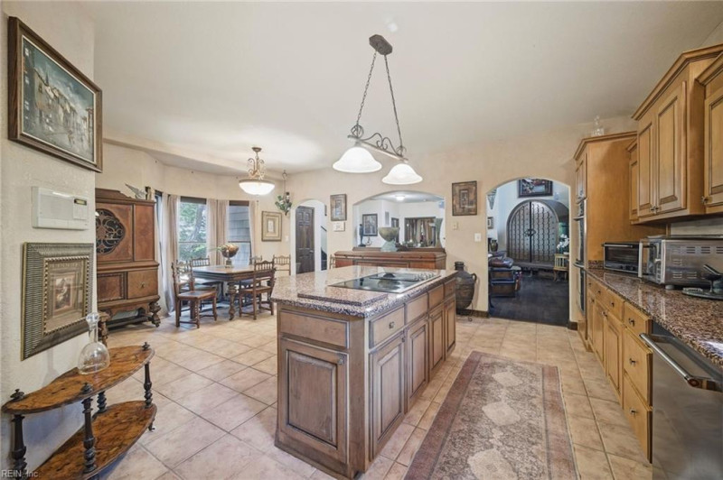 Photo 12 of 49 residential for sale in Virginia Beach virginia