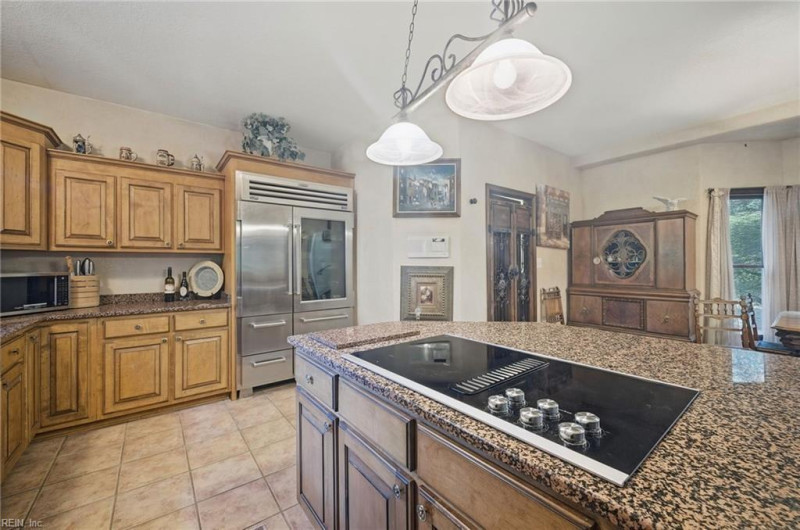 Photo 13 of 49 residential for sale in Virginia Beach virginia