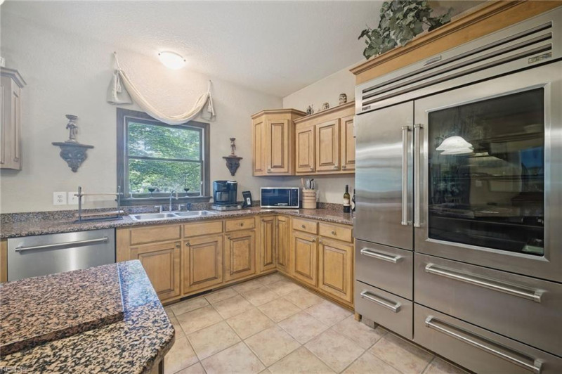 Photo 14 of 49 residential for sale in Virginia Beach virginia
