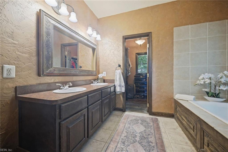 Photo 18 of 49 residential for sale in Virginia Beach virginia
