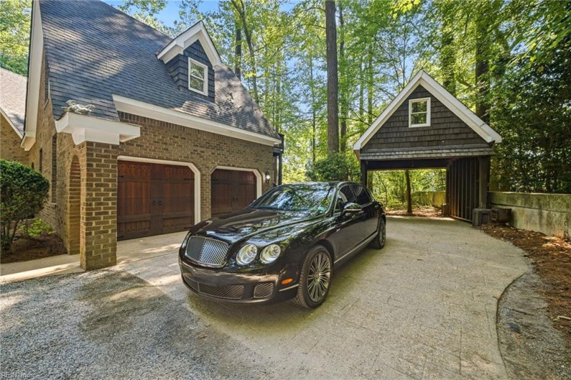 Photo 5 of 49 residential for sale in Virginia Beach virginia