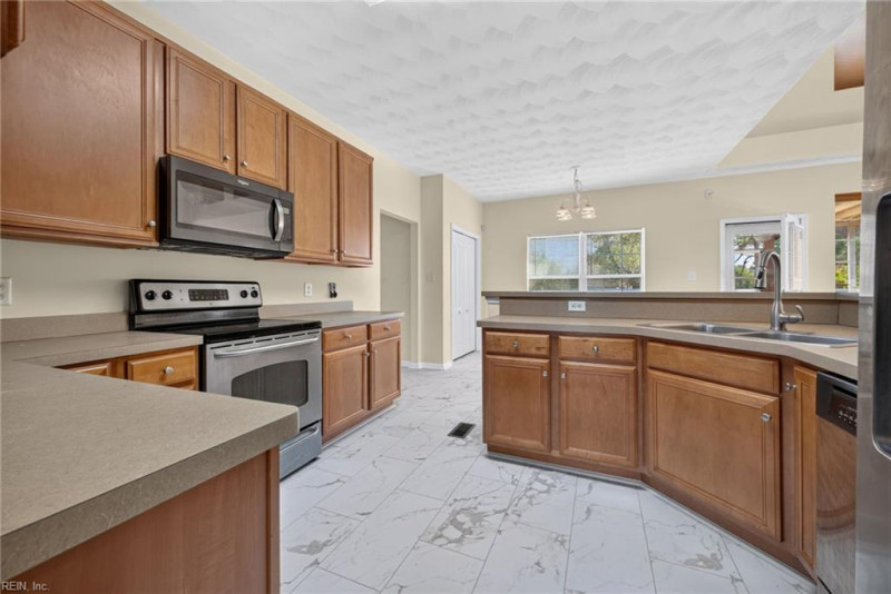 Photo 10 of 50 residential for sale in Suffolk virginia