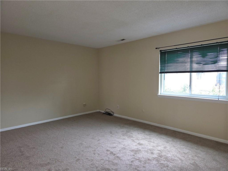 Photo 10 of 26 residential for sale in Virginia Beach virginia