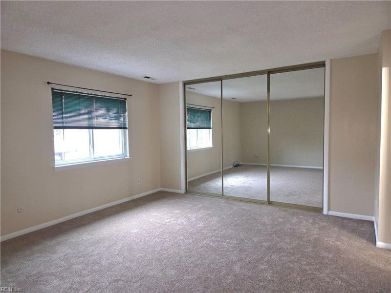 Photo 12 of 26 residential for sale in Virginia Beach virginia