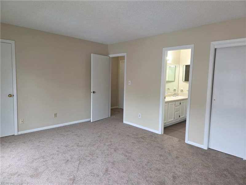 Photo 13 of 26 residential for sale in Virginia Beach virginia