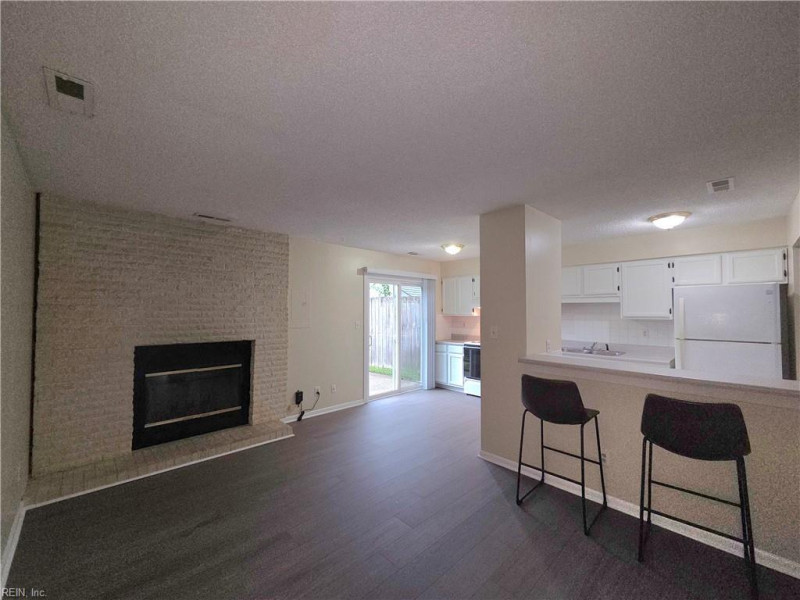 Photo 7 of 26 residential for sale in Virginia Beach virginia