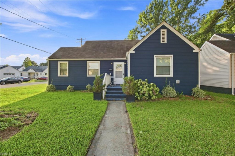 Photo 1 of 36 residential for sale in Portsmouth virginia