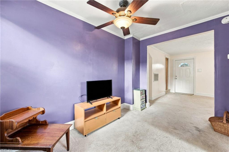 Photo 11 of 36 residential for sale in Portsmouth virginia