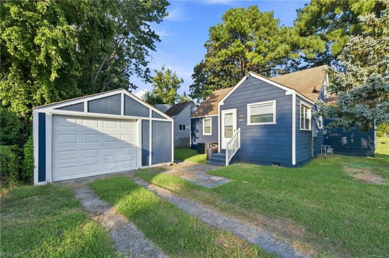 Photo 2 of 36 residential for sale in Portsmouth virginia