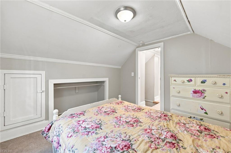 Photo 26 of 36 residential for sale in Portsmouth virginia