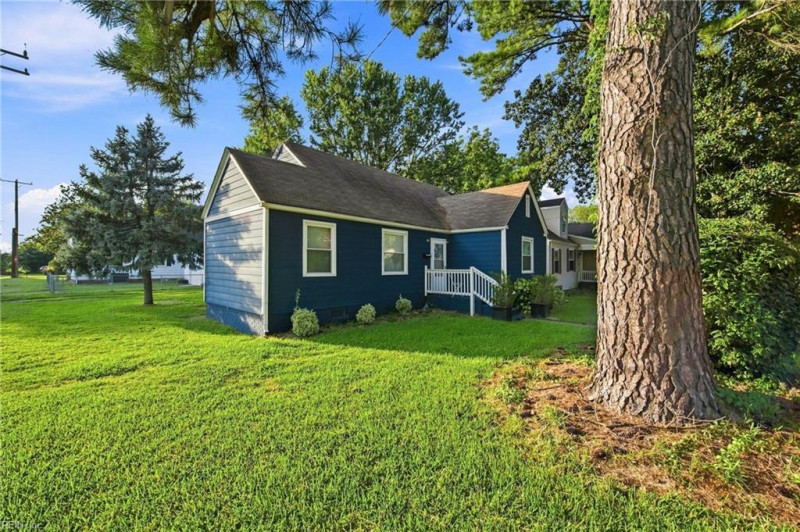 Photo 4 of 36 residential for sale in Portsmouth virginia