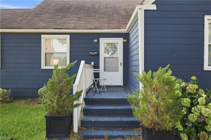 Photo 5 of 36 residential for sale in Portsmouth virginia