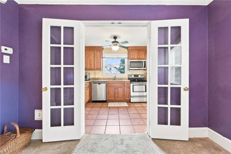 Photo 7 of 36 residential for sale in Portsmouth virginia