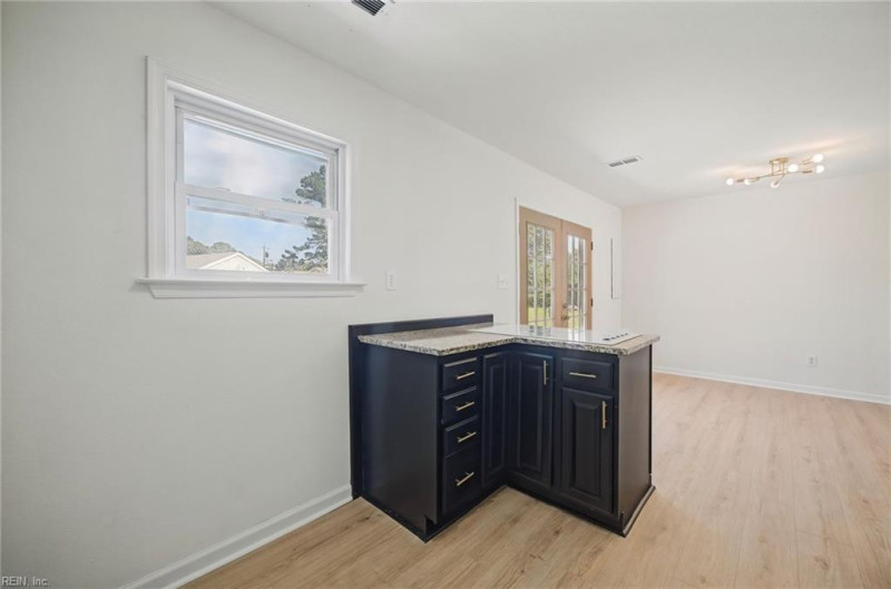 Photo 13 of 41 residential for sale in Virginia Beach virginia
