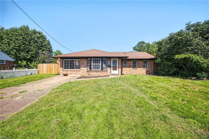 Photo 2 of 41 residential for sale in Virginia Beach virginia