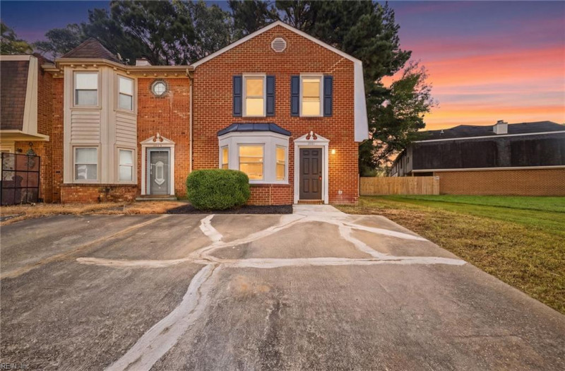 Photo 1 of 31 residential for sale in Chesapeake virginia