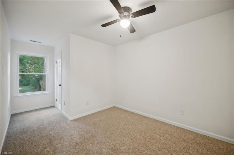 Photo 15 of 31 residential for sale in Chesapeake virginia