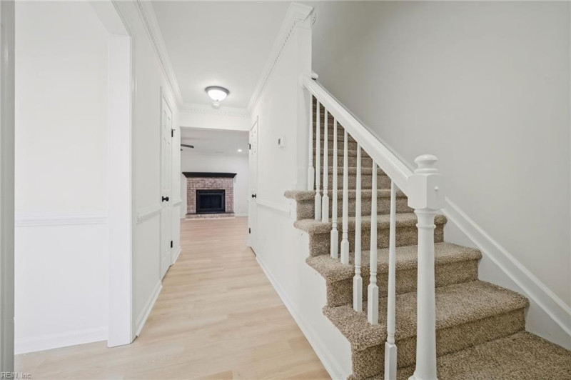 Photo 5 of 31 residential for sale in Chesapeake virginia
