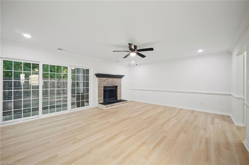 Photo 6 of 31 residential for sale in Chesapeake virginia