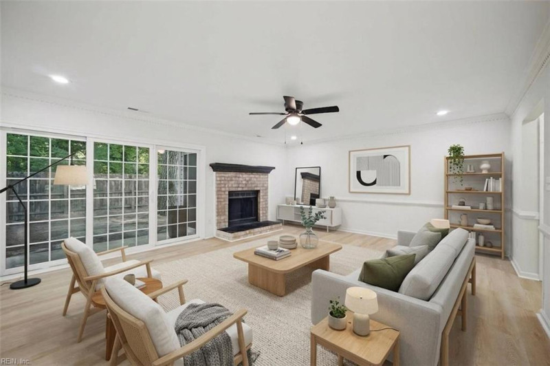 Photo 7 of 31 residential for sale in Chesapeake virginia