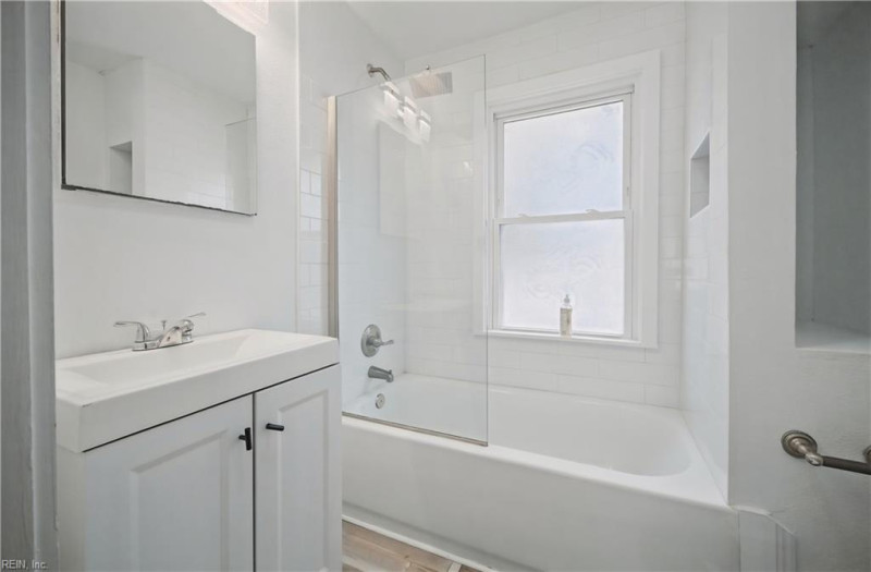 Photo 12 of 18 residential for sale in Norfolk virginia