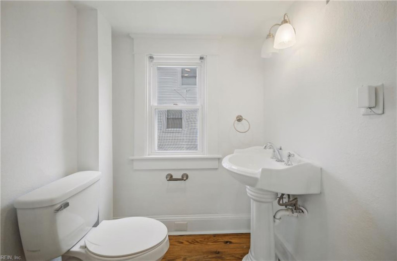Photo 6 of 18 residential for sale in Norfolk virginia
