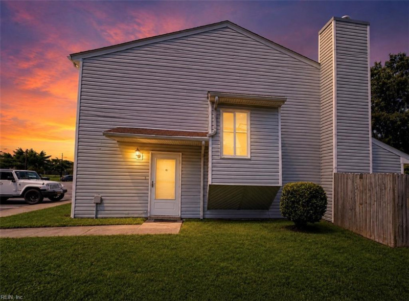Photo 3 of 35 residential for sale in Virginia Beach virginia