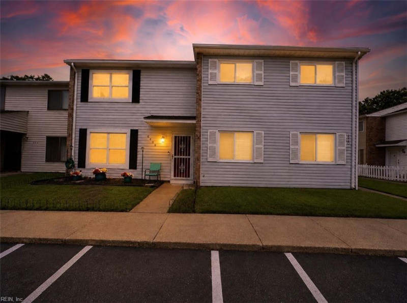 Photo 4 of 35 residential for sale in Virginia Beach virginia