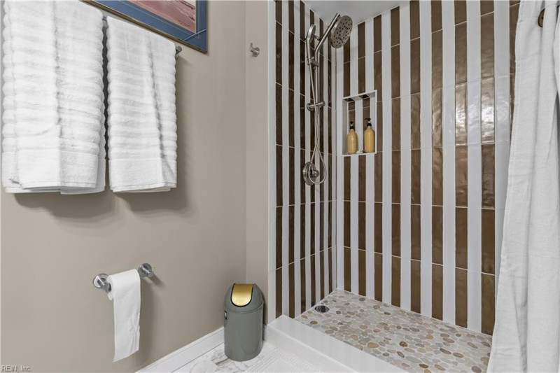 Photo 9 of 25 residential for sale in Virginia Beach virginia