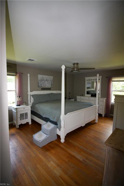 Photo 15 of 48 residential for sale in Chesapeake virginia