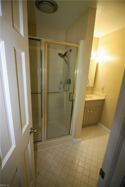 Photo 17 of 48 residential for sale in Chesapeake virginia
