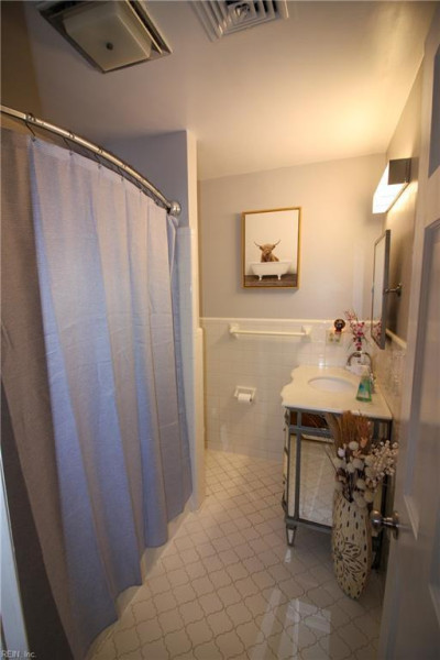 Photo 21 of 48 residential for sale in Chesapeake virginia