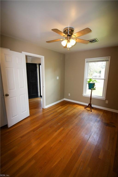 Photo 24 of 48 residential for sale in Chesapeake virginia