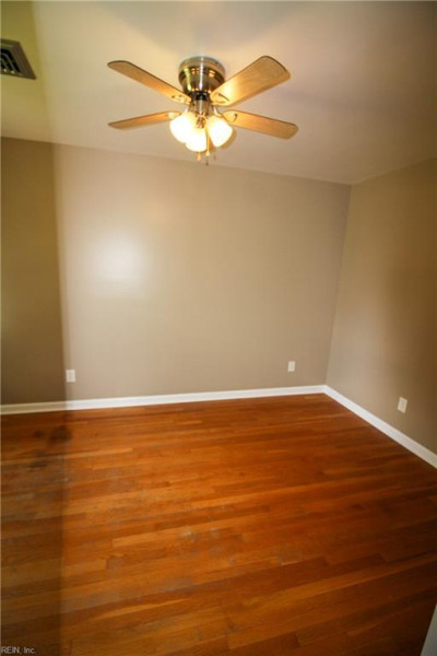 Photo 25 of 48 residential for sale in Chesapeake virginia