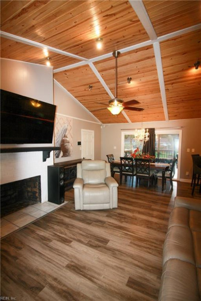 Photo 9 of 48 residential for sale in Chesapeake virginia