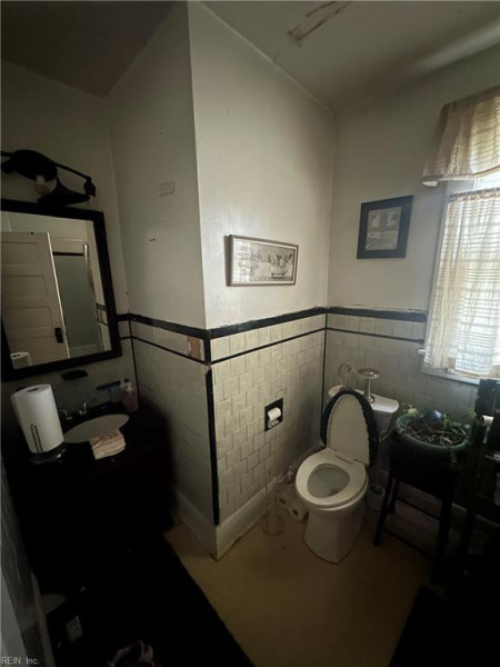 Photo 11 of 15 residential for sale in Norfolk virginia