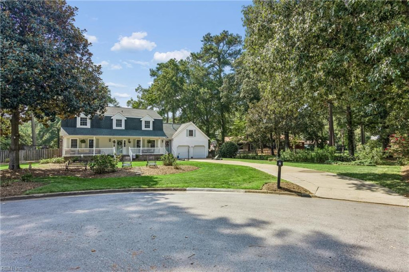 Photo 4 of 49 residential for sale in Poquoson virginia