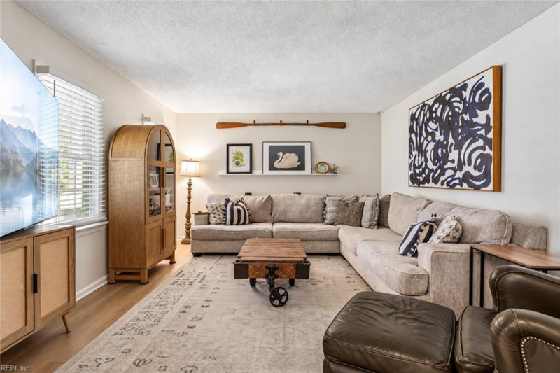 Photo 9 of 49 residential for sale in Poquoson virginia